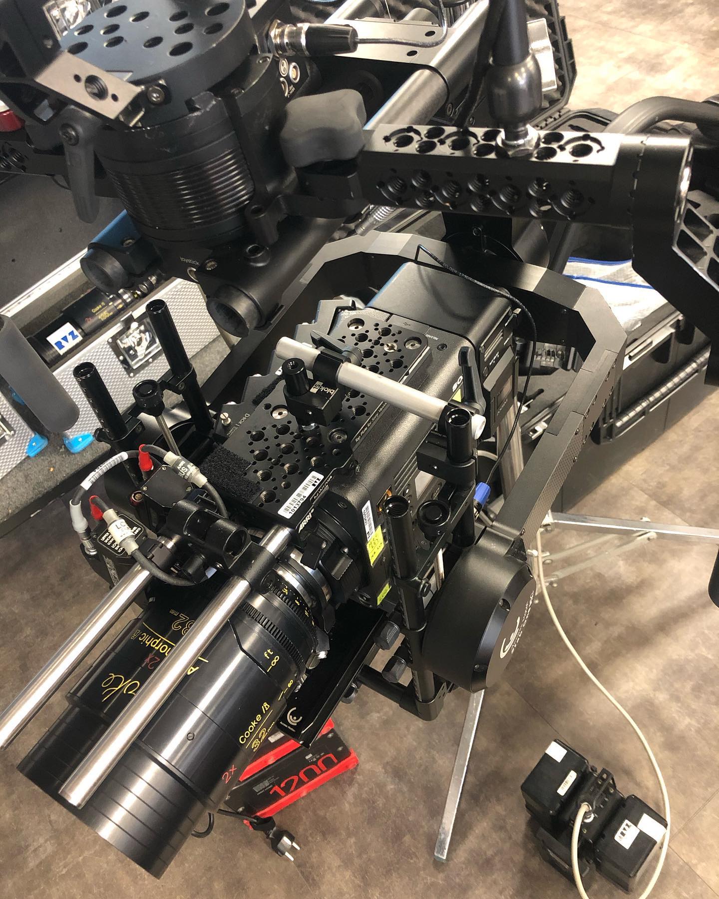 Galerie des configs New set up. Sony Venice Raw #sonyvenice #sony Cooke Anamorphique #cookeanamorphic #cookelenses #anamorphiclenses StabOne Mk2 #stabonemk2 #stabonemark2 #accessmotion #remotehead #stabilizedhead #rvzparis