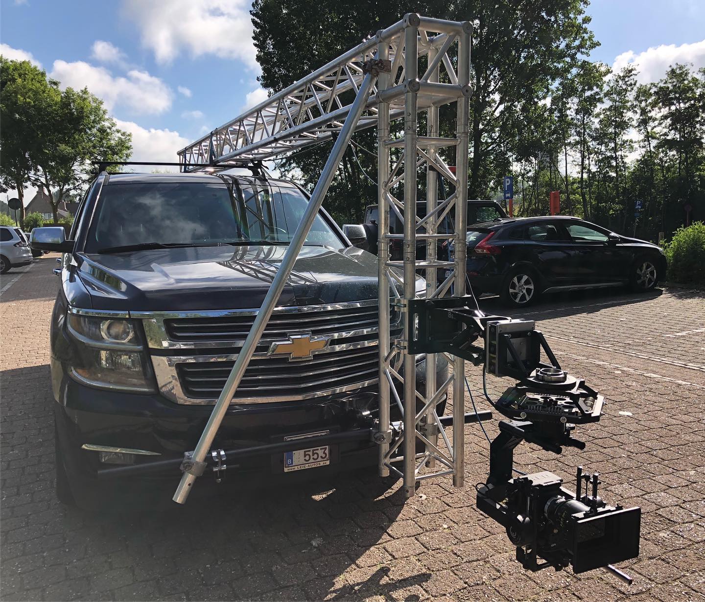 Galerie des configs The beast. #accessmotion #stabonemk2 #stabonemark2 #griprigs #gyrostabilized #remotehead #hawkanamorphic #redcamera #chevroletsuburban