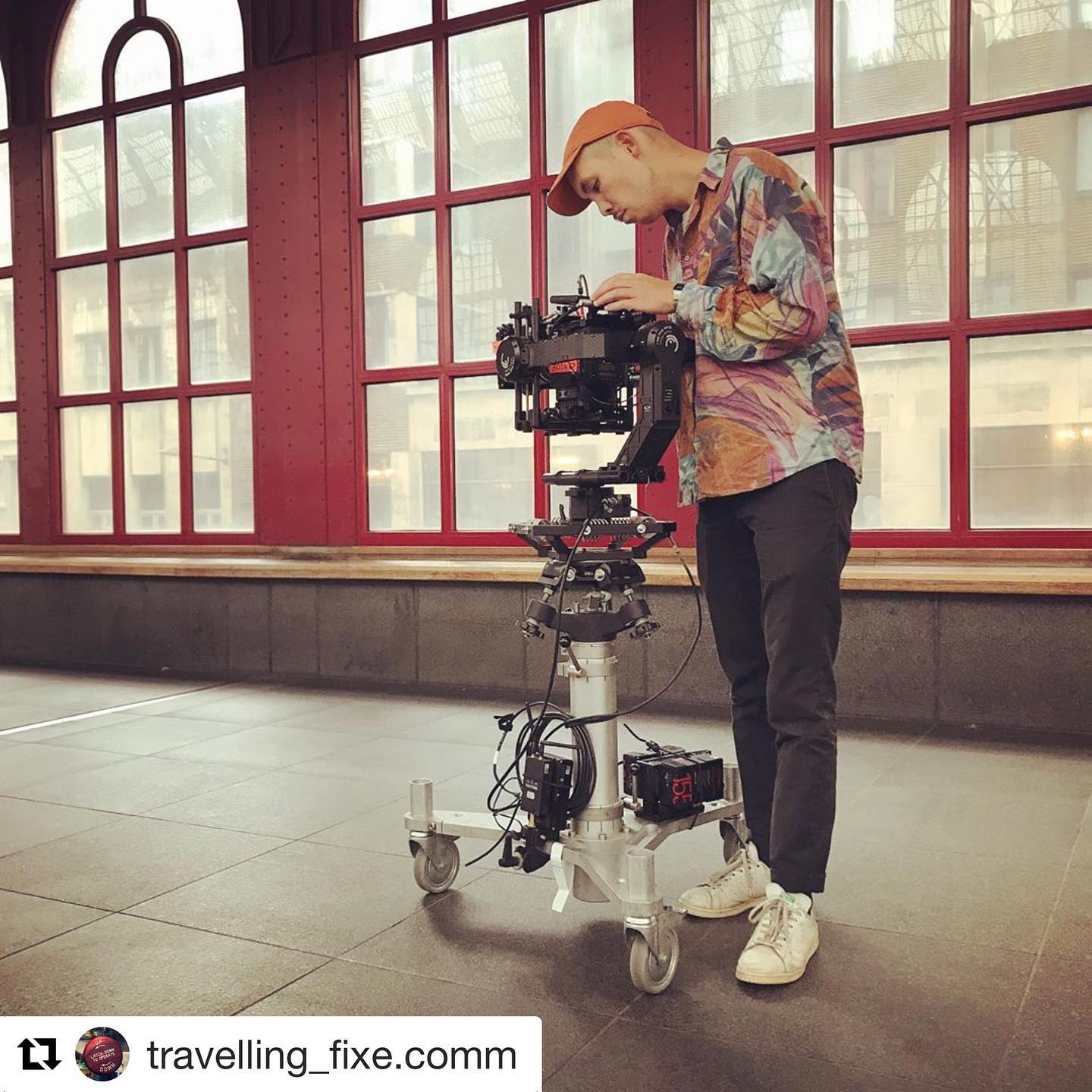 Galerie des configs La bonne config. #Repost @travelling_fixe.com
#accessmotion #stabonemk2 #antwerpencentraal #bazooka #griprigs Dop: Son Doan @_sondoan_
Key grip: Julien Chassaignon @travelling_fixe.comm . StabOne Mk2. #stabonemark2 #stabonemk2 #accessmotion #leicasummilux #redhelium