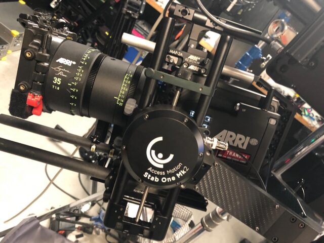 Galerie des configs Première fois. Arri Alexa mini LF en test sur un StabOne Mk2 avec des Arri Signature Prime chez TranspaCam. Dop: Julien Hirsch. Ass: Raphaël André. #stabonemk2 #stabonemark2 #accessmotion #alexaminilf #signatureprimes #abracam #transpacam #cameraporn #prefectsetup