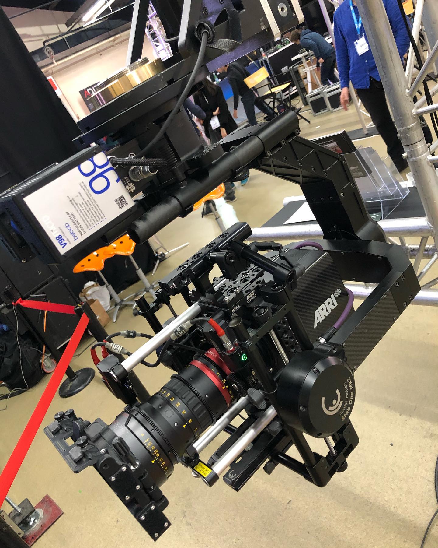 Galerie des configs From AFC micro salon. Perfect set up. #angenieuxlenses anamorphic zoom 56-152. #arri Alexa mini. #stabonemark2 #stabonemk2 #accessmotion #clipone #remothead #stabilizedhead